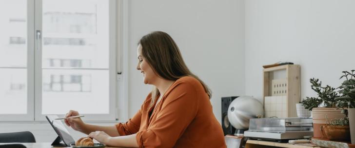 Student using a computer.