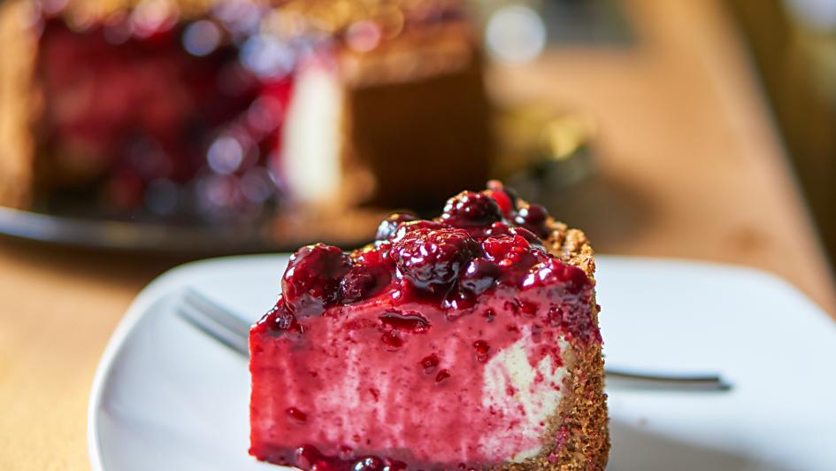 cheesecake with berry sauce