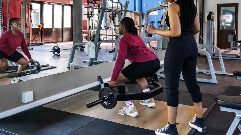 women in gym 